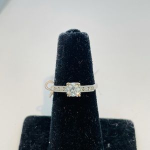 Platinum Diamond Engagement Ring